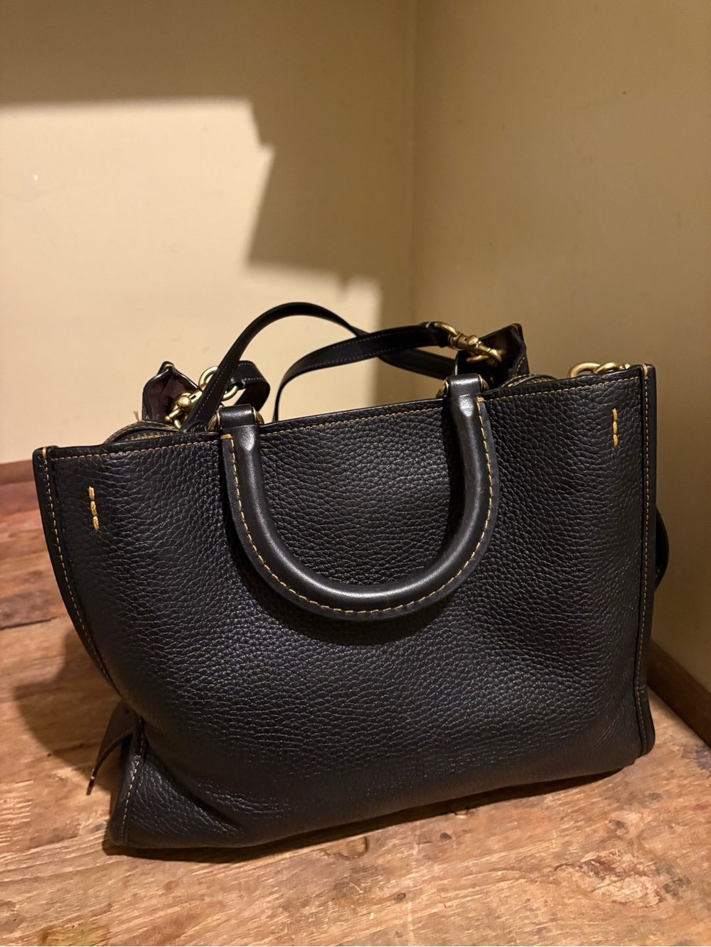Authentic Coach Rogue 31 in classic black - Picture 2 of 14